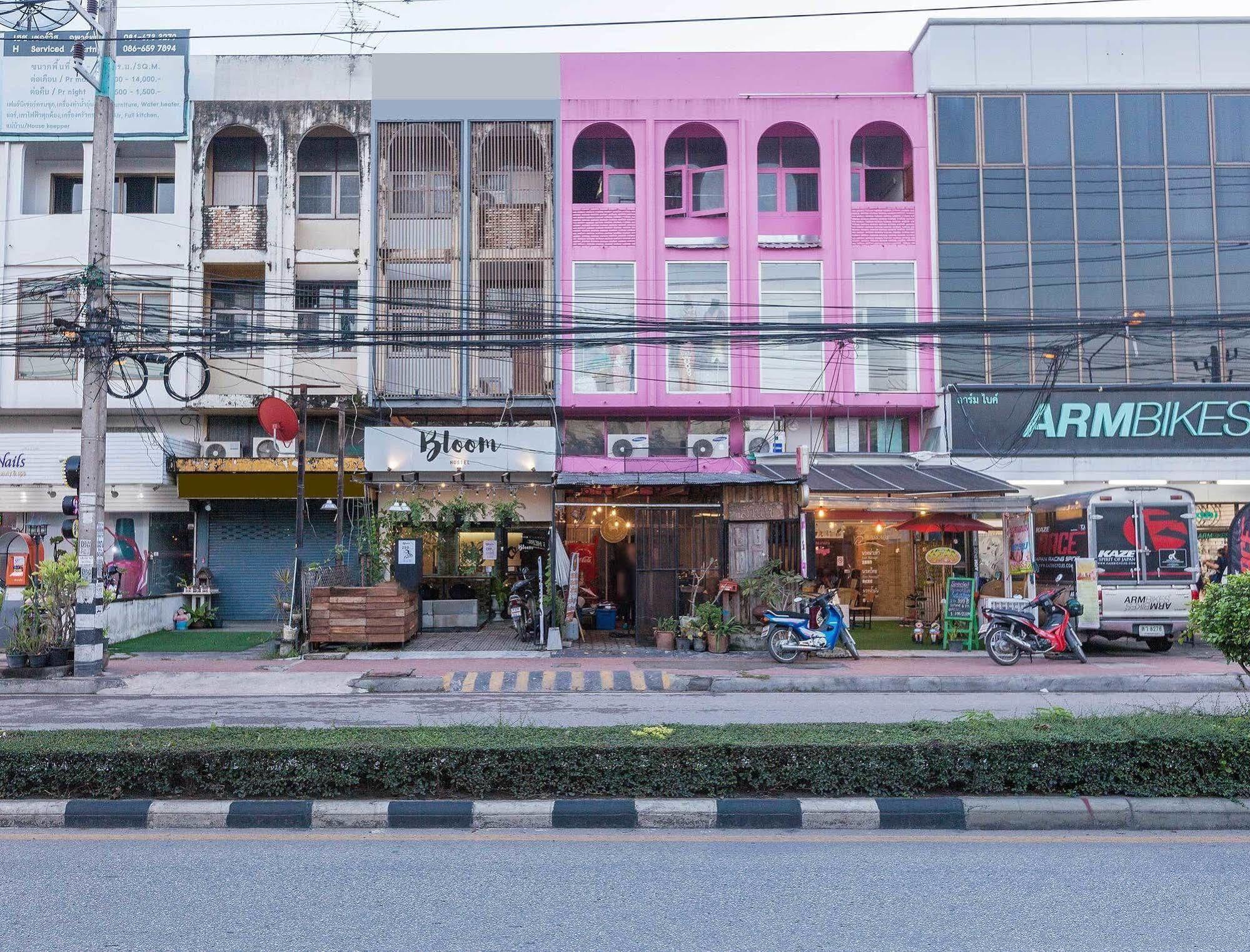 Bloomz Hostel Chiang Mai Exterior photo